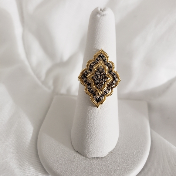 Ornate Gold and Black Women's Ring - Picture 4 of 10